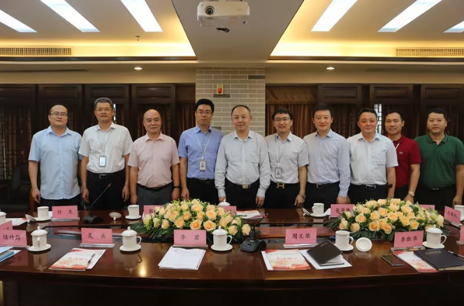 中央统战部第六局主要负责同志莅临我所视察调研