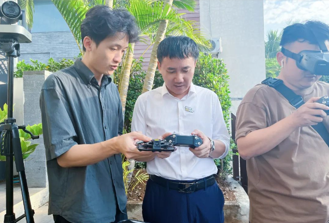 律所快讯|我所高级合伙人周义桀律师参加海南省农垦中学校友会校友企业走访活动