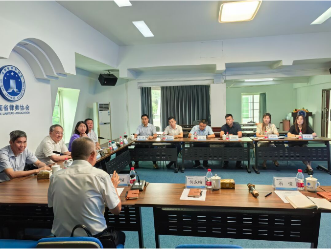 律所快讯|李君主任参加省政协中航大厦工作站委员联系界别群众工作座谈会
