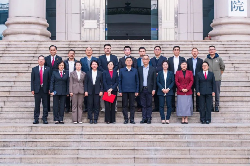 喜讯|李君主任受聘担任海南省高级人民法院特约监督员